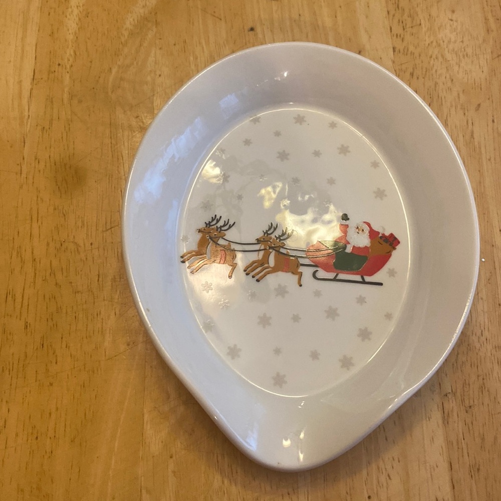 Martha Stewart Santa and sleigh spoon rest. NWT. Christmas